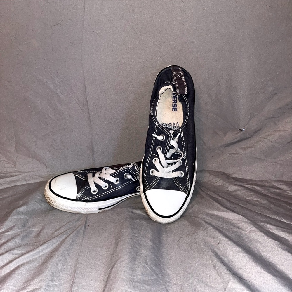 Slip on converse. Navy color.